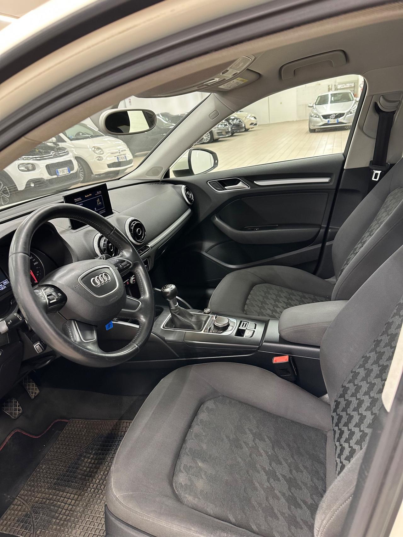 Audi A3 SPB 1.6 TDI clean diesel S tronic Business