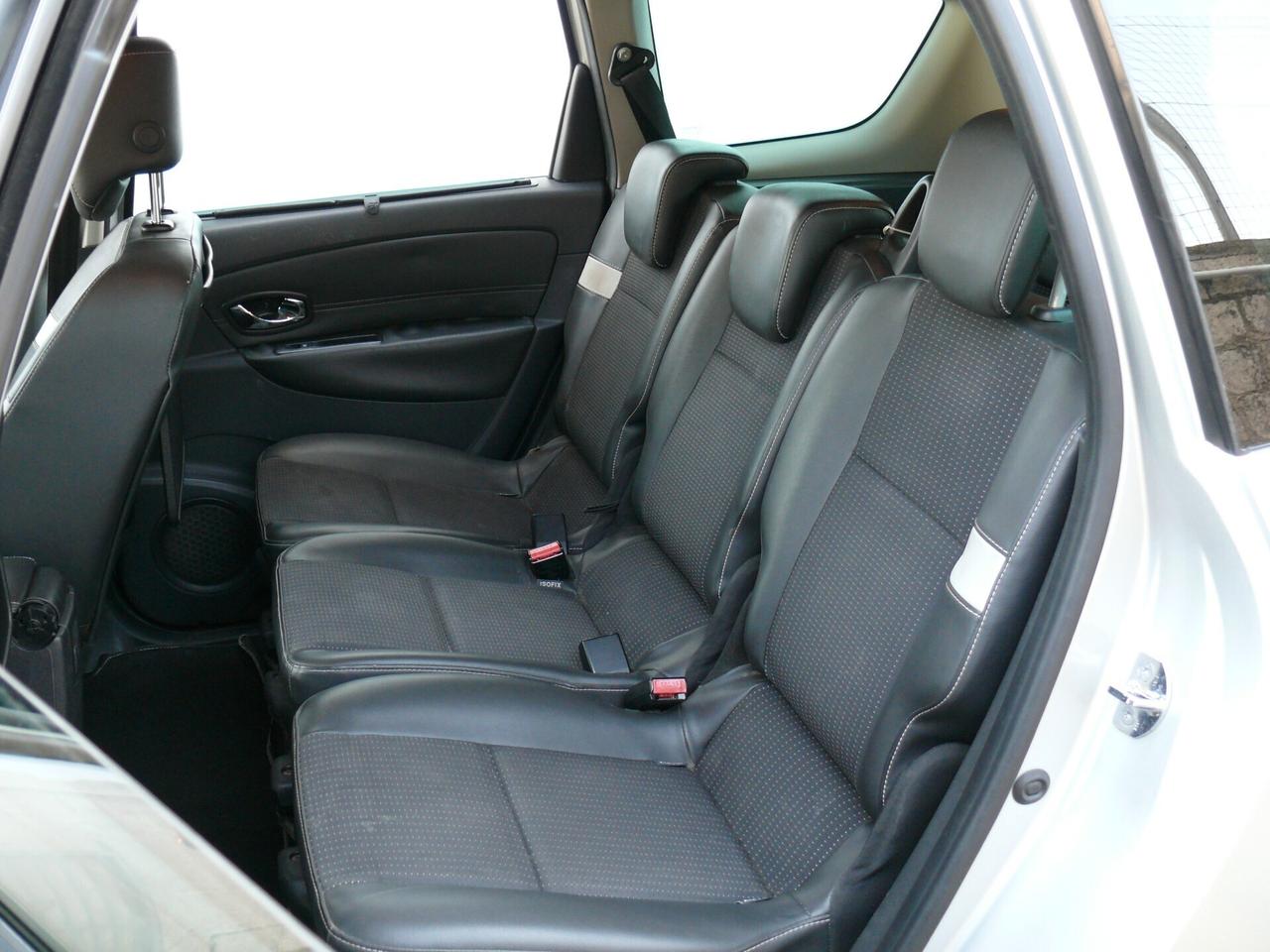 Renault Scenic 7 Posti (M1365)