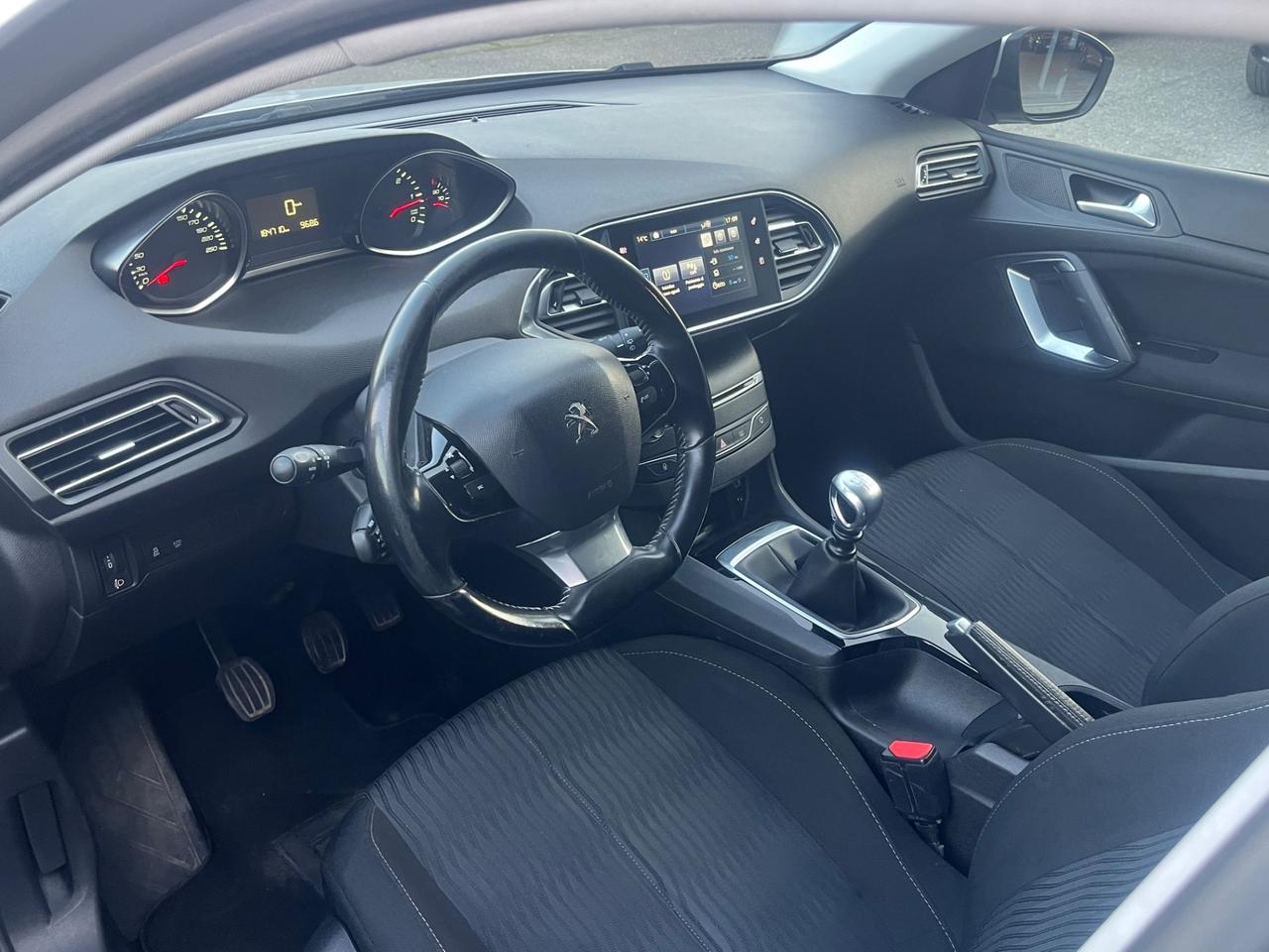 Peugeot 308 BlueHDi 120 SW Allure