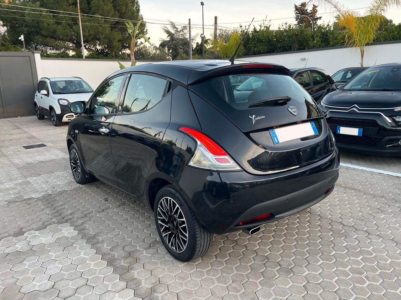 Lancia Ypsilon 1.2 69 CV 5 porte Gold