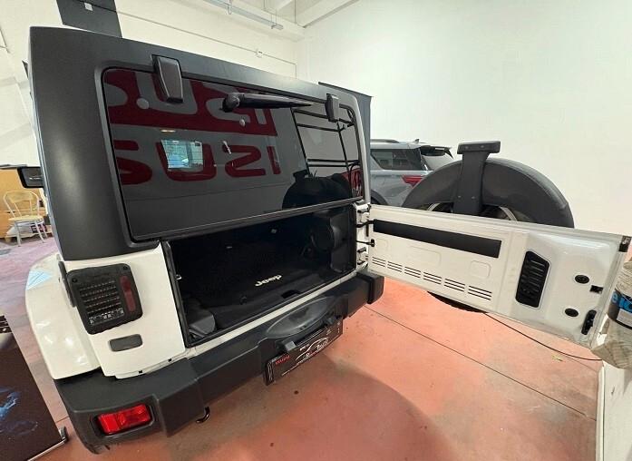 JEEP WRANGLER UNLIMITED 4X4 CAMBIO AUT. Diesel 2.8 CV 200 Km 193.968 Garanzia 12 mesi