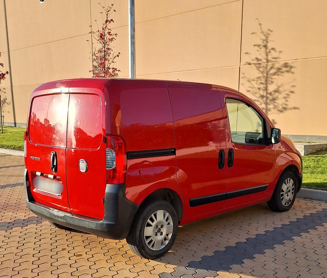 Fiat Fiorino 1.3 diesel MJT - 75CV - Tagliandato - PERFETTO