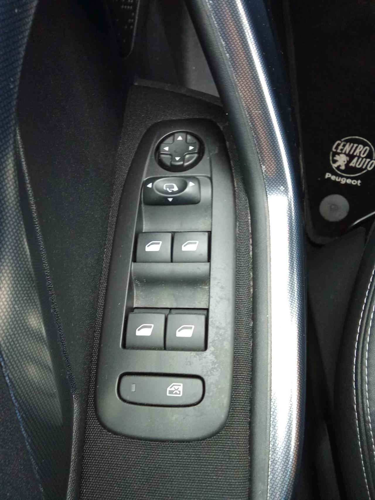 Peugeot 2008 BlueHDi 100 S&S Allure
