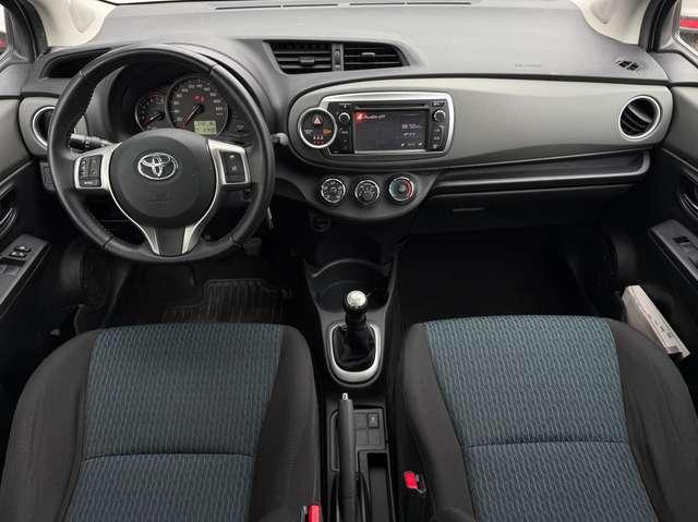 Toyota Yaris Yaris III 2011 5p 1.0