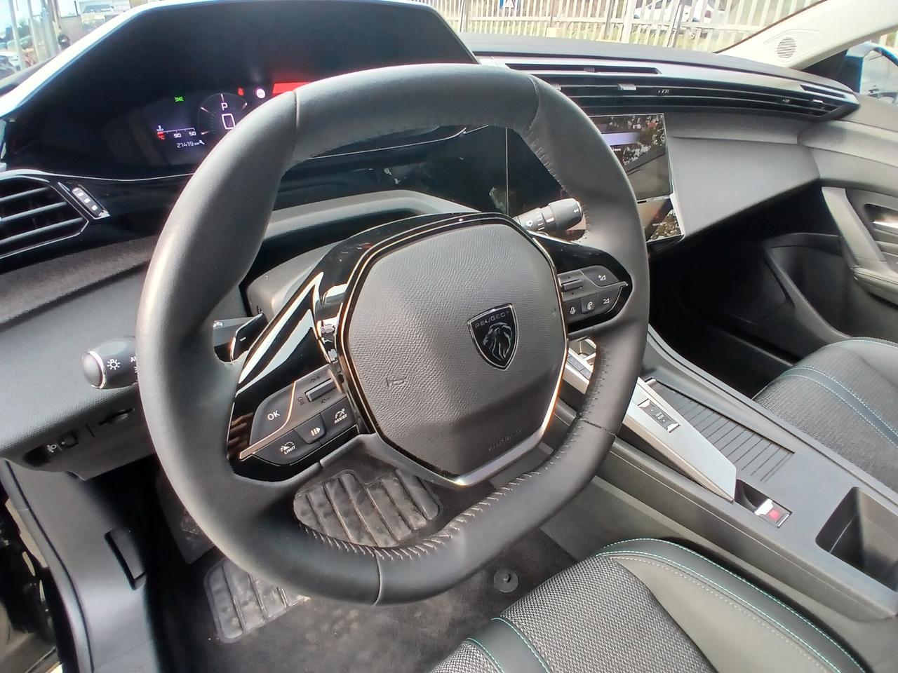Peugeot 408 Hybrid 145 e-DCS6 Allure