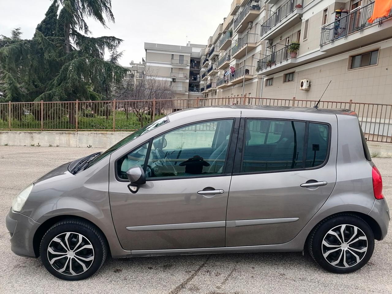 Renault Modus Grand 1.2 benz *110.000km* 2011