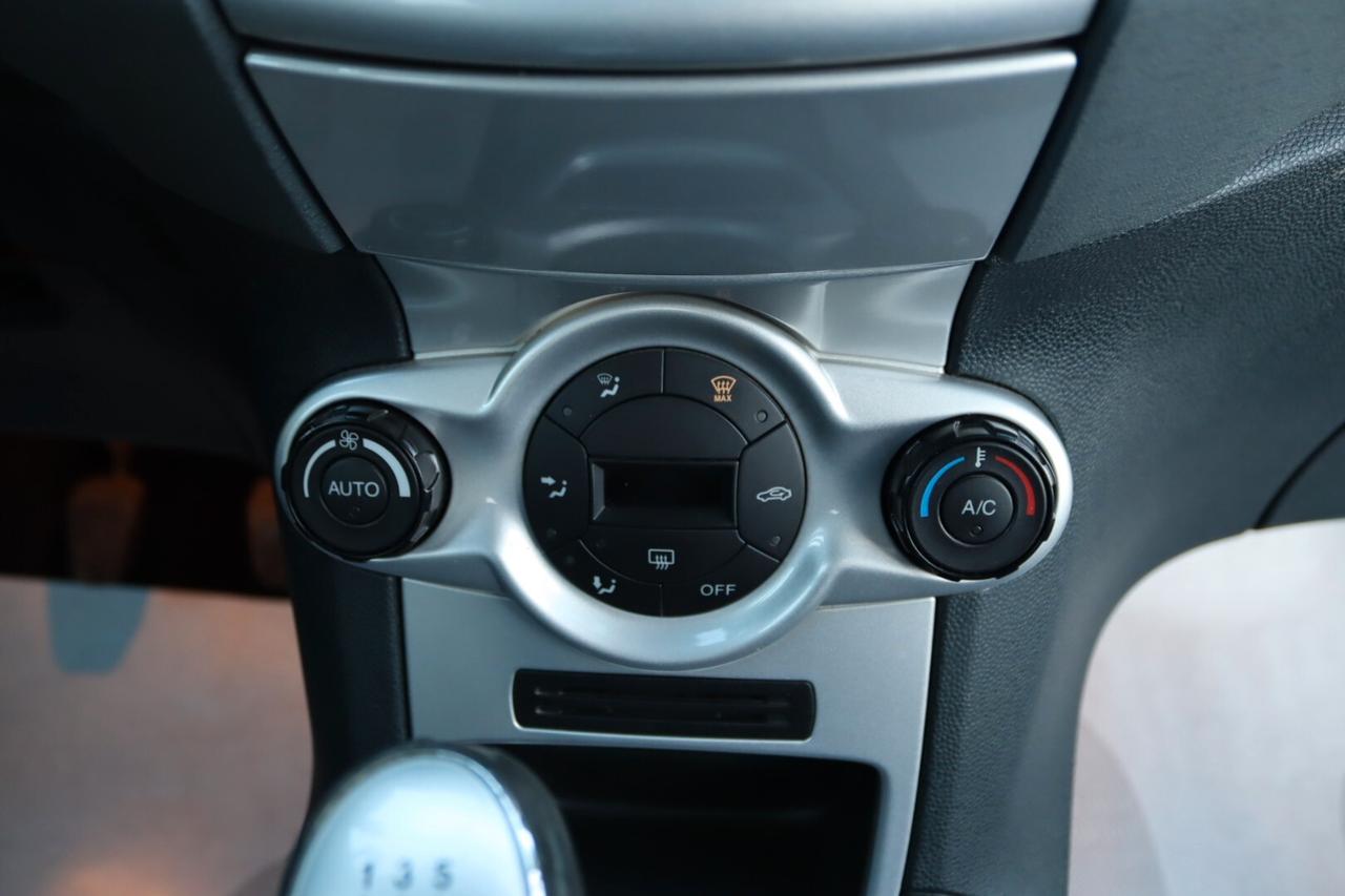 Ford Fiesta 1.4 TDCi 5p. Titanium