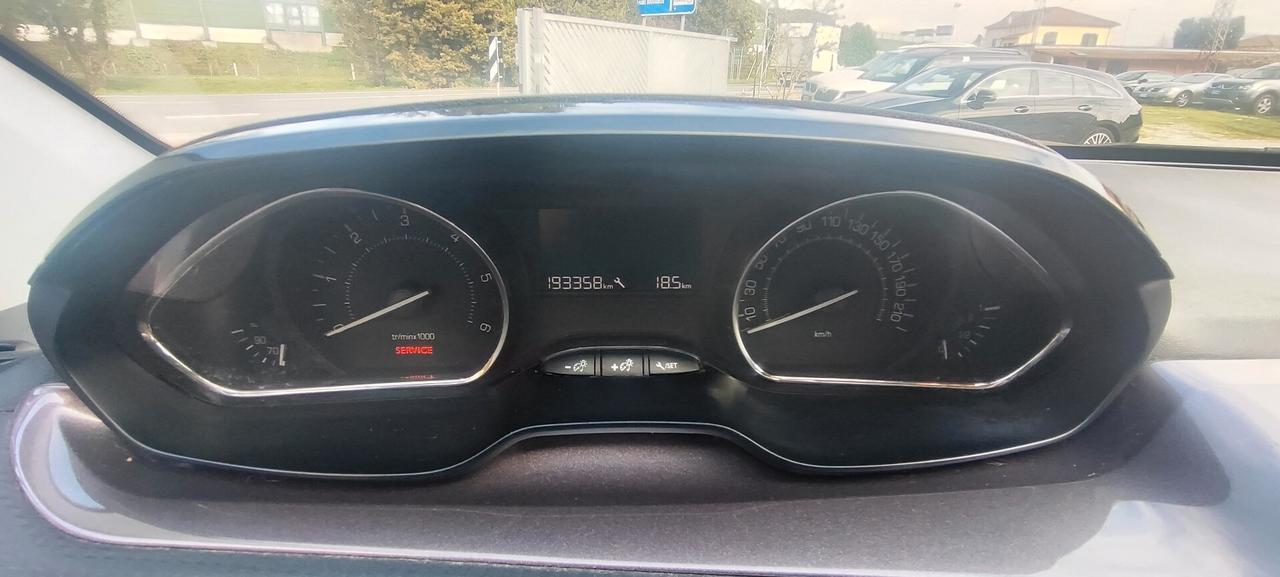 Peugeot 2008 BlueHDi Urban cross