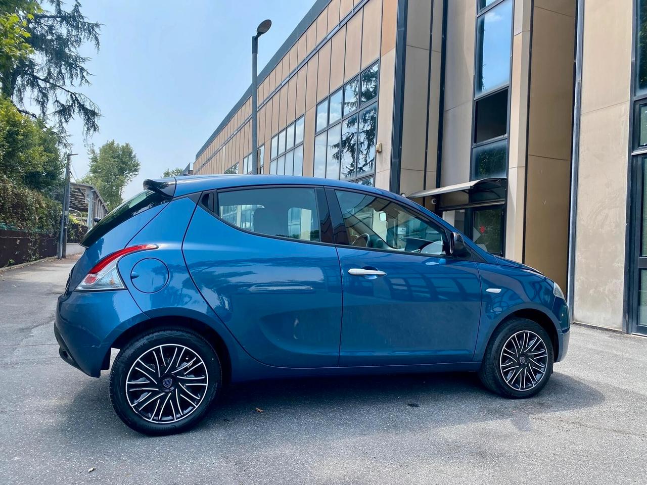 Lancia Ypsilon Hybrid Platino GARANZIA -VARIE UNITA'