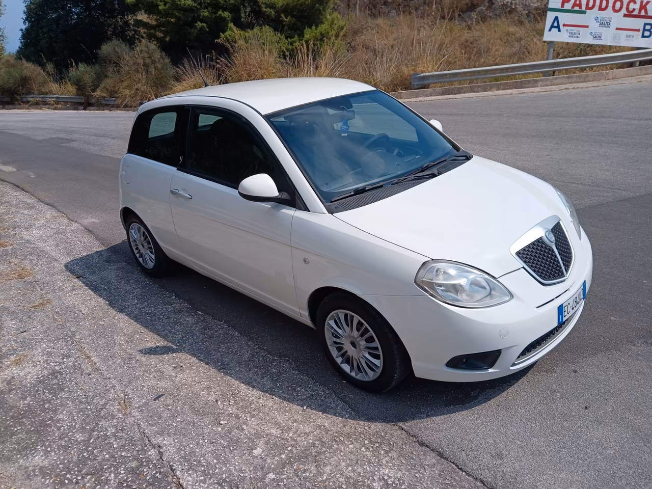 Lancia Ypsilon 1.2 Benzina