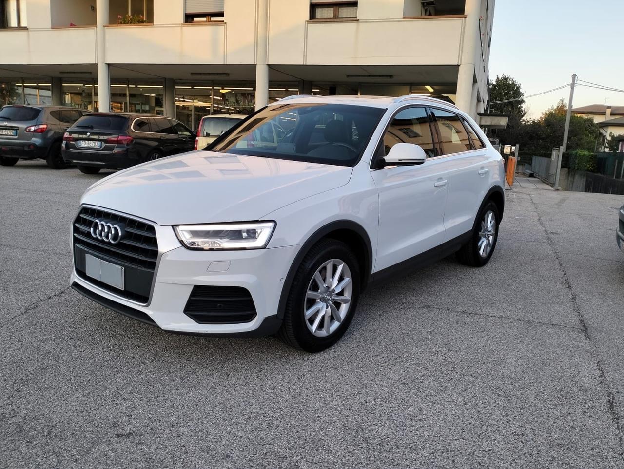 Audi Q3 S - LINE