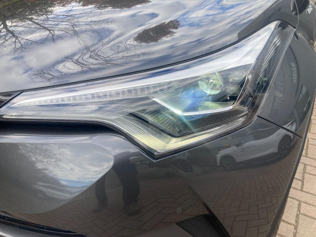 TOYOTA C-HR 1.8h Lounge 2wd e-cvt