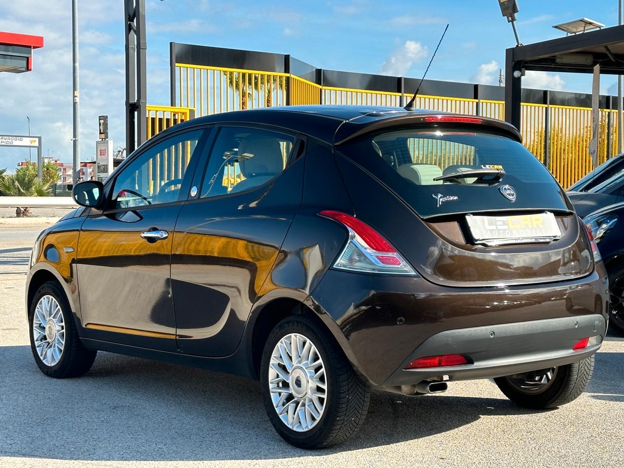 LANCIA Ypsilon 1.2 69 CV 5 porte GPL Ecochic Gold