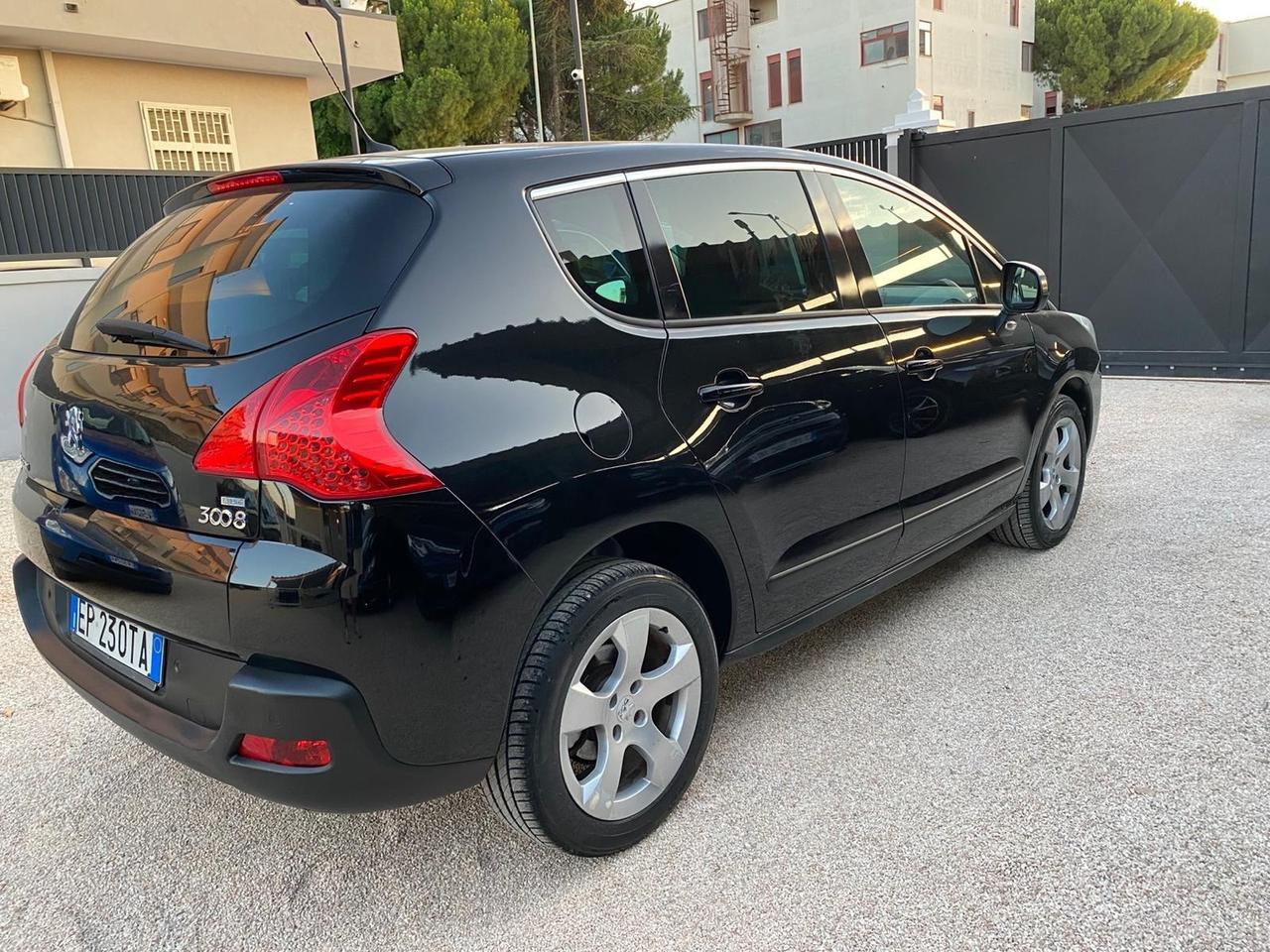 Peugeot 3008 1.6 e-HDi 115CV cambio robotizzato S.&S. Business
