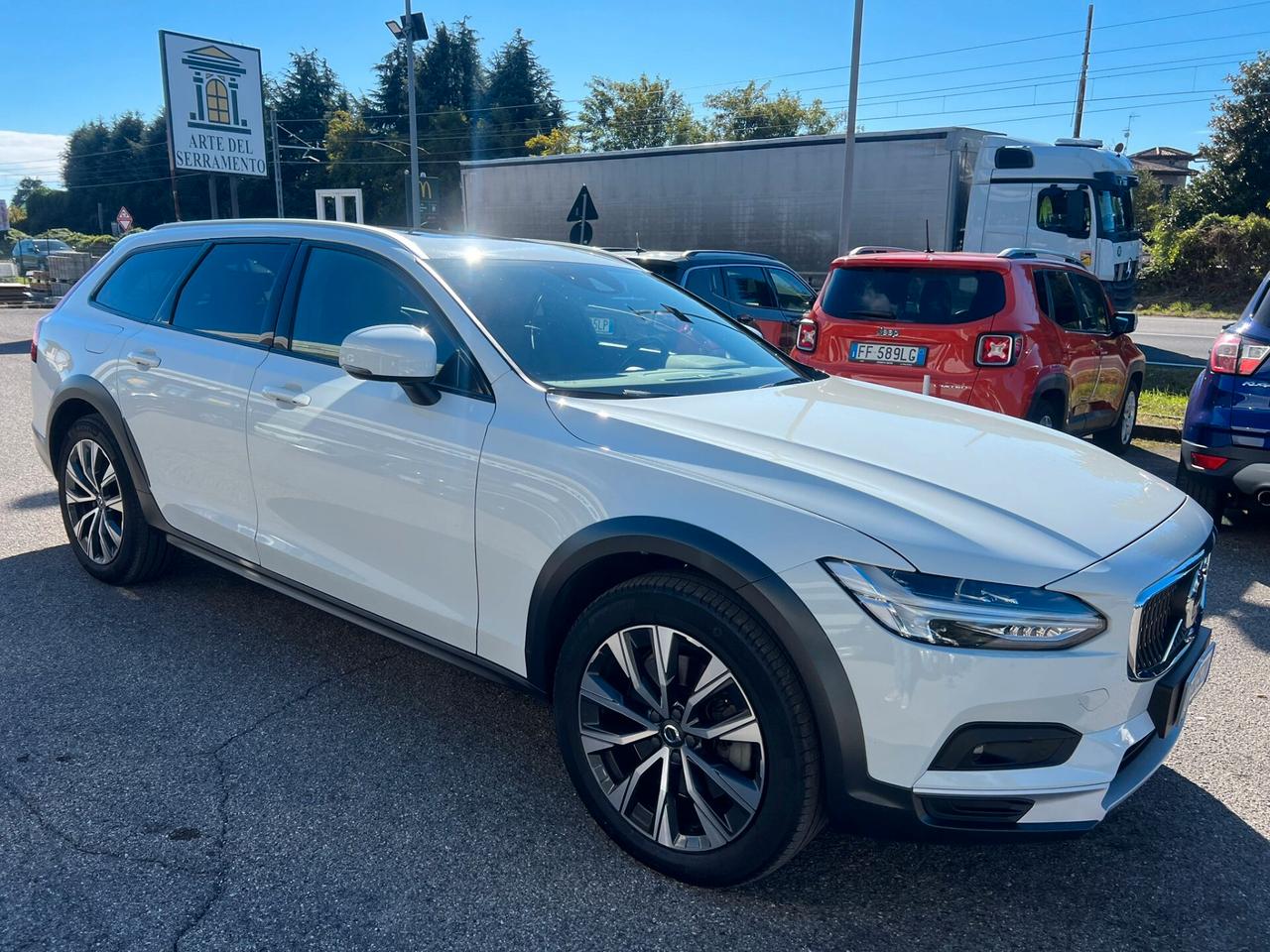 Volvo V90 Cross Country B4 (d) AWD Geatronic Business Pro Line