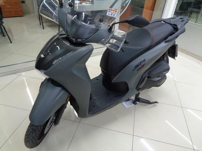 Honda SH 350 Sport 2025 1.300 KM