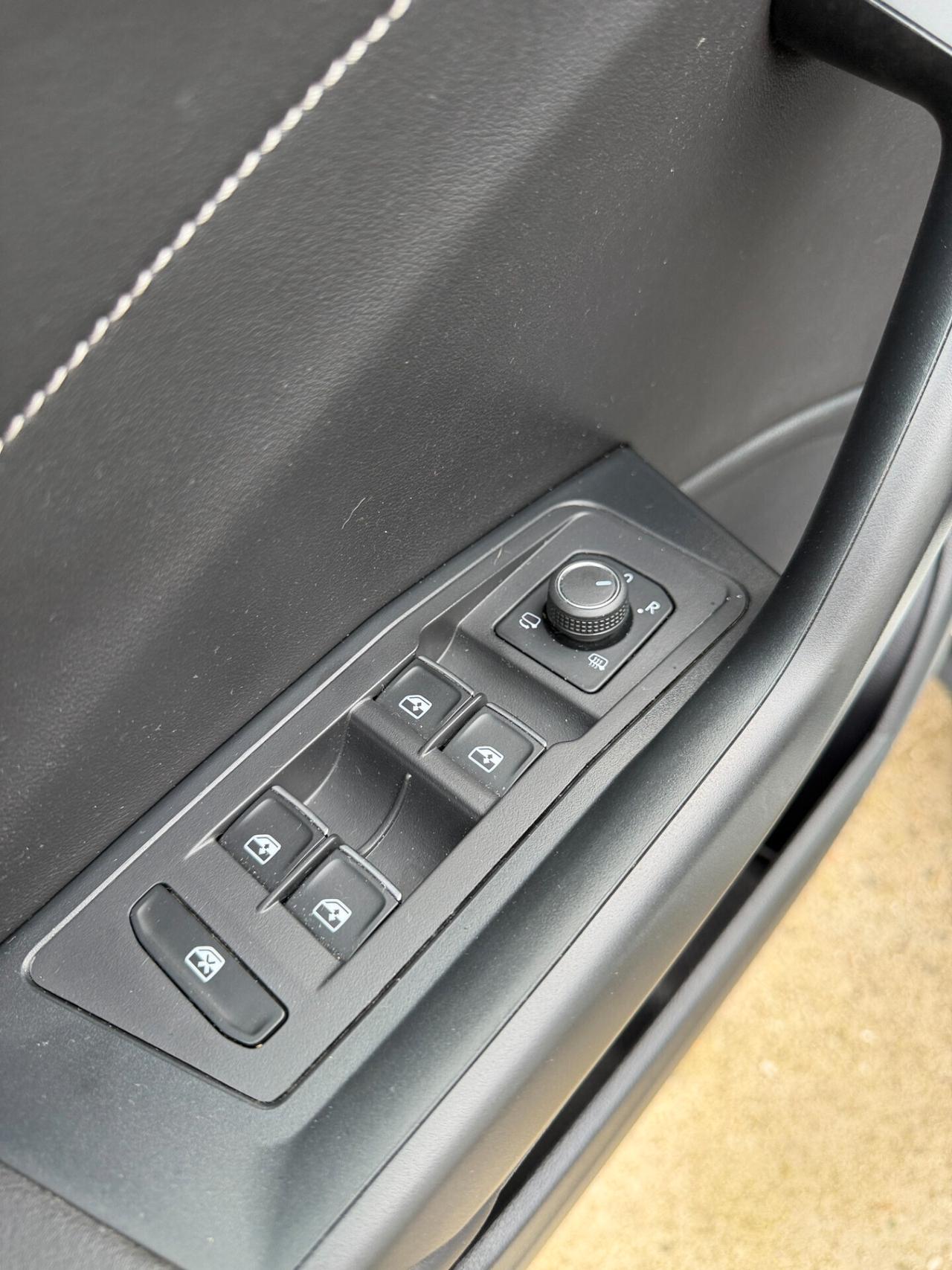 Volkswagen T-Roc 2.0 TDI SCR 150 CV DSG 4MOTION R-Line