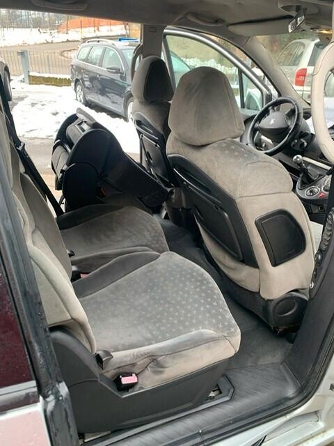 Peugeot 807 in ottimo stato di meccanica 7 posti scomponibili