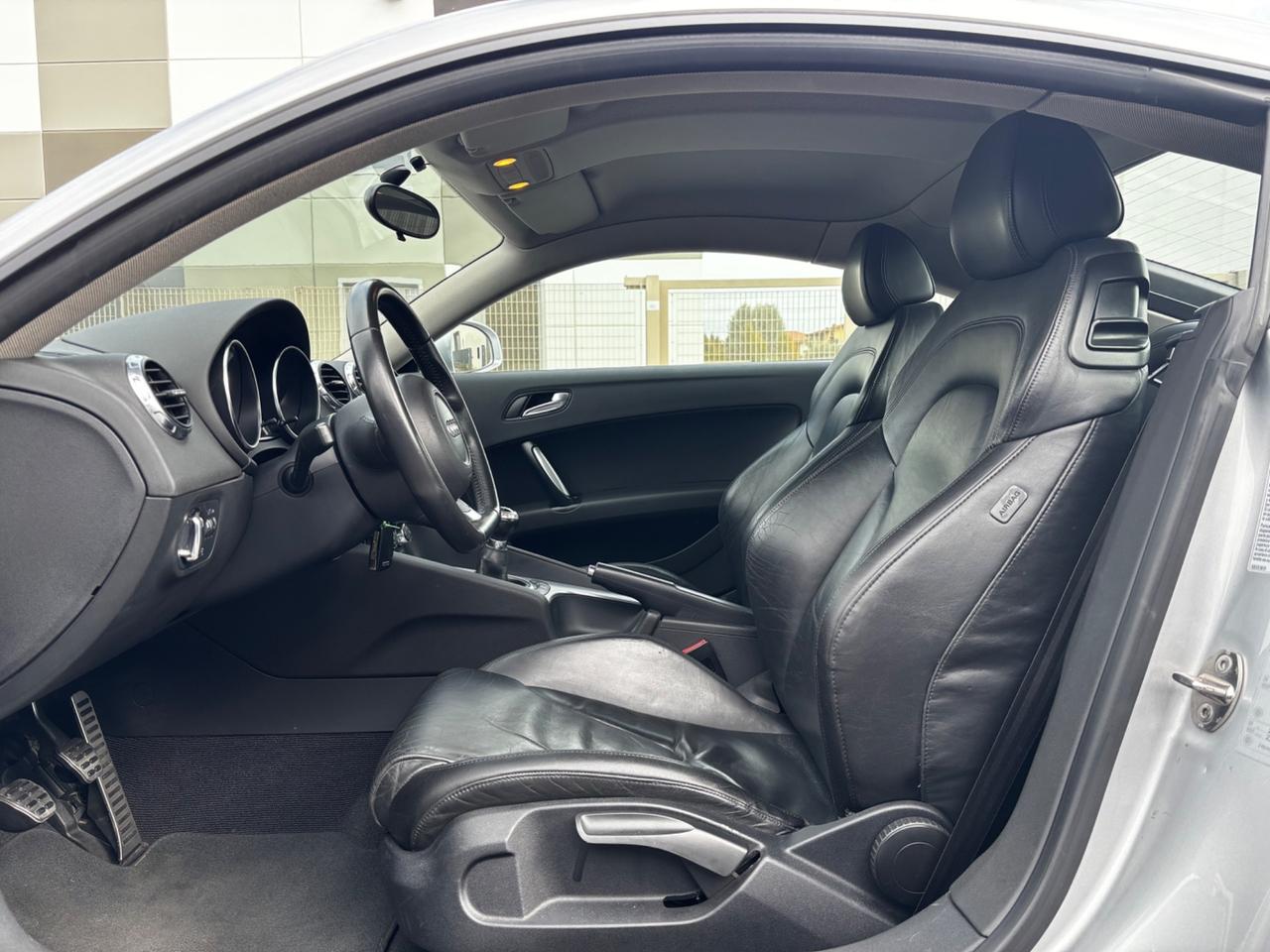 Audi TT Coupé 3.2 V6 quattro, CAMBIO MANUALE