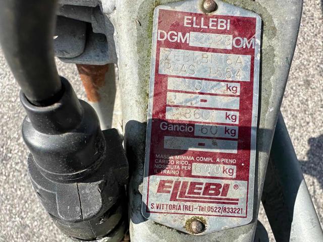 JDM Titane Barca a motore carello