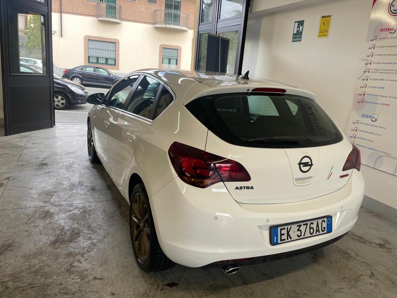 Opel Astra 1.6 Turbo 180CV 5 porte Cosmo S