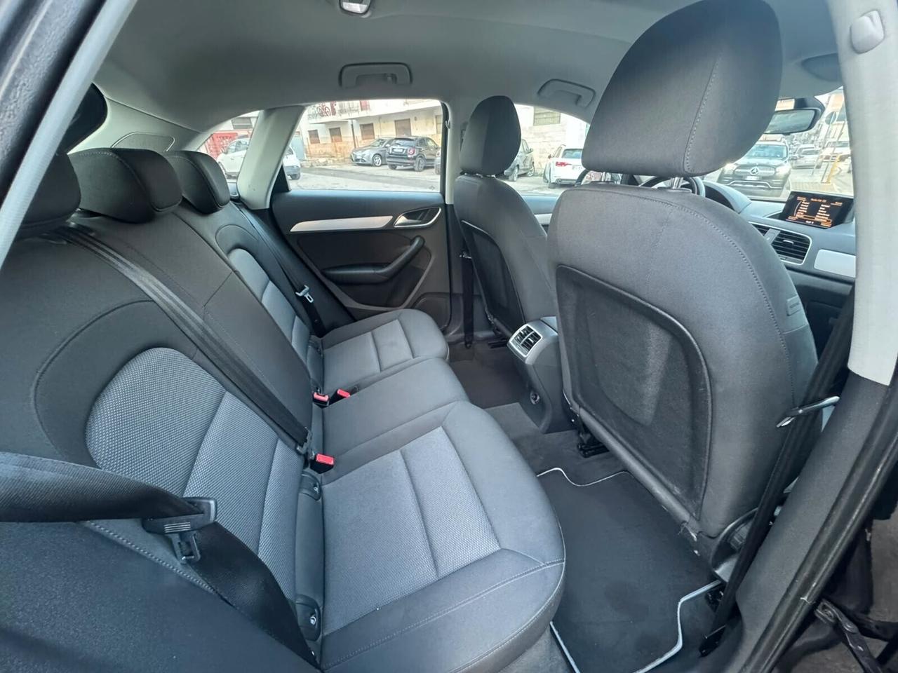 Audi Q3 2.0 TDI 150 CV Design * Navi * Full Led * Garantita 12 Mesi