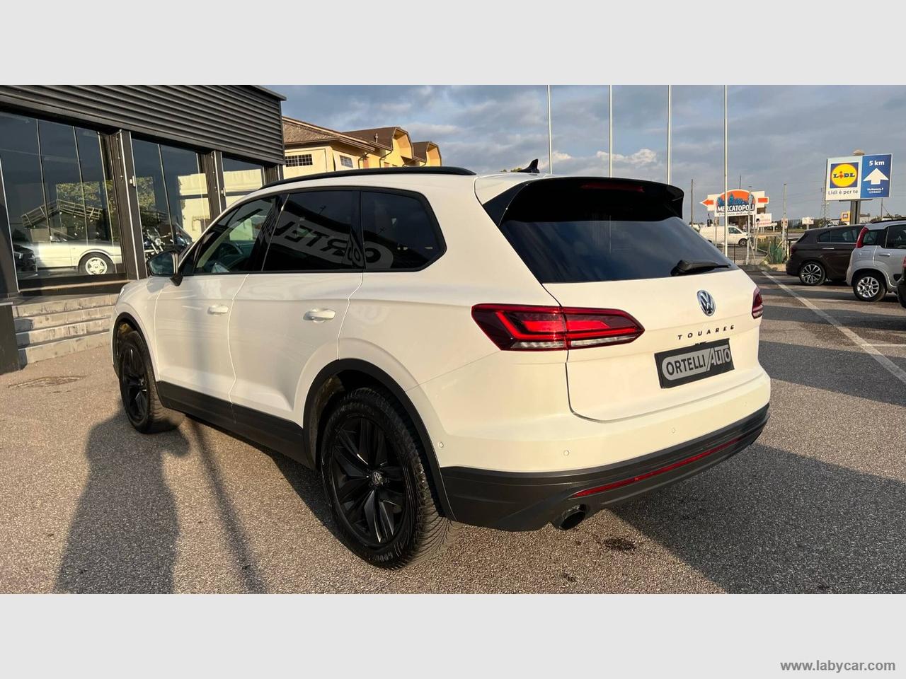 VOLKSWAGEN Touareg 3.0 TDI Black Style I.V.A. ESPOSTA