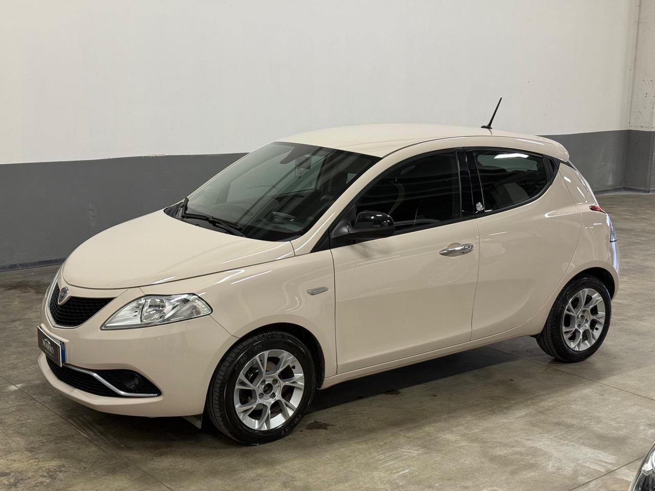 Lancia Ypsilon 1.2 69 CV 5 porte 30th Anniversary