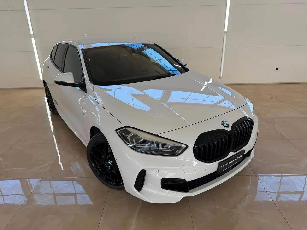 Bmw 118 118d 5p. Msport