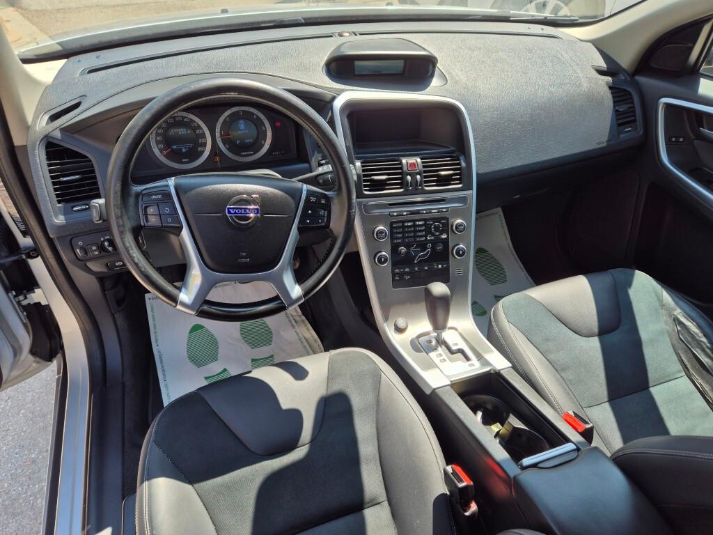 Volvo XC60 D5 AWD 205cv Geartronic Momentum