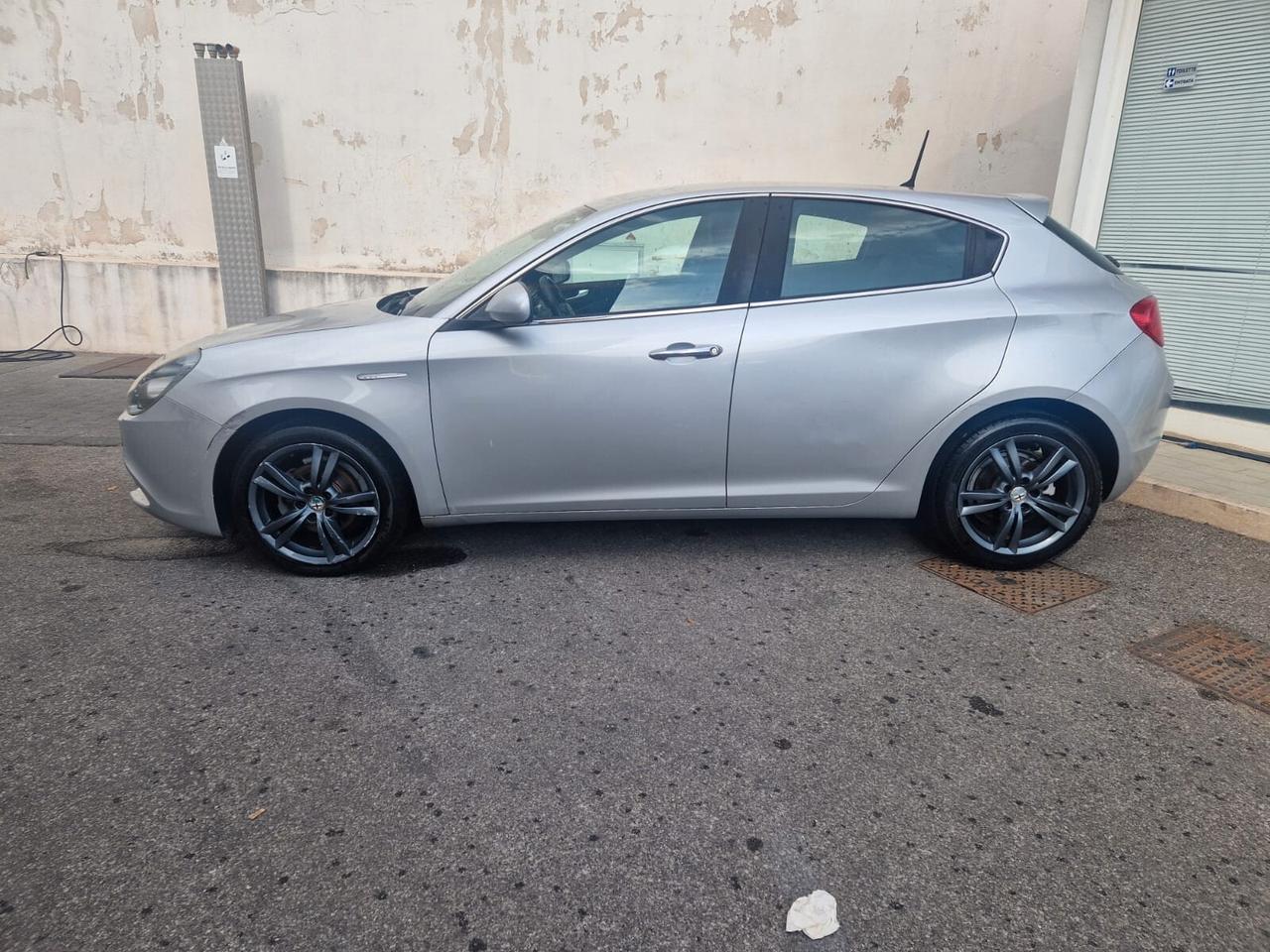 Alfa Romeo Giulietta 1.6 JTDm-2 105 CV Exclusive