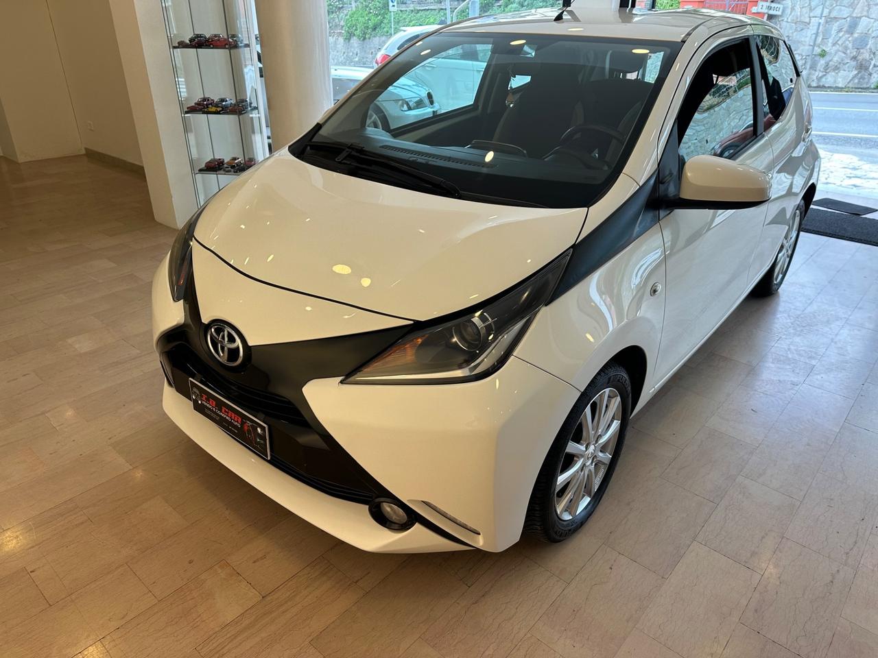 Toyota Aygo 1.0 VVT-i 69 CV 5 porte x-clusiv