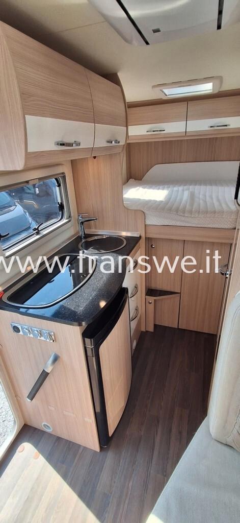 Bürstner Travel Van 590 letto matrimoniale posteriore