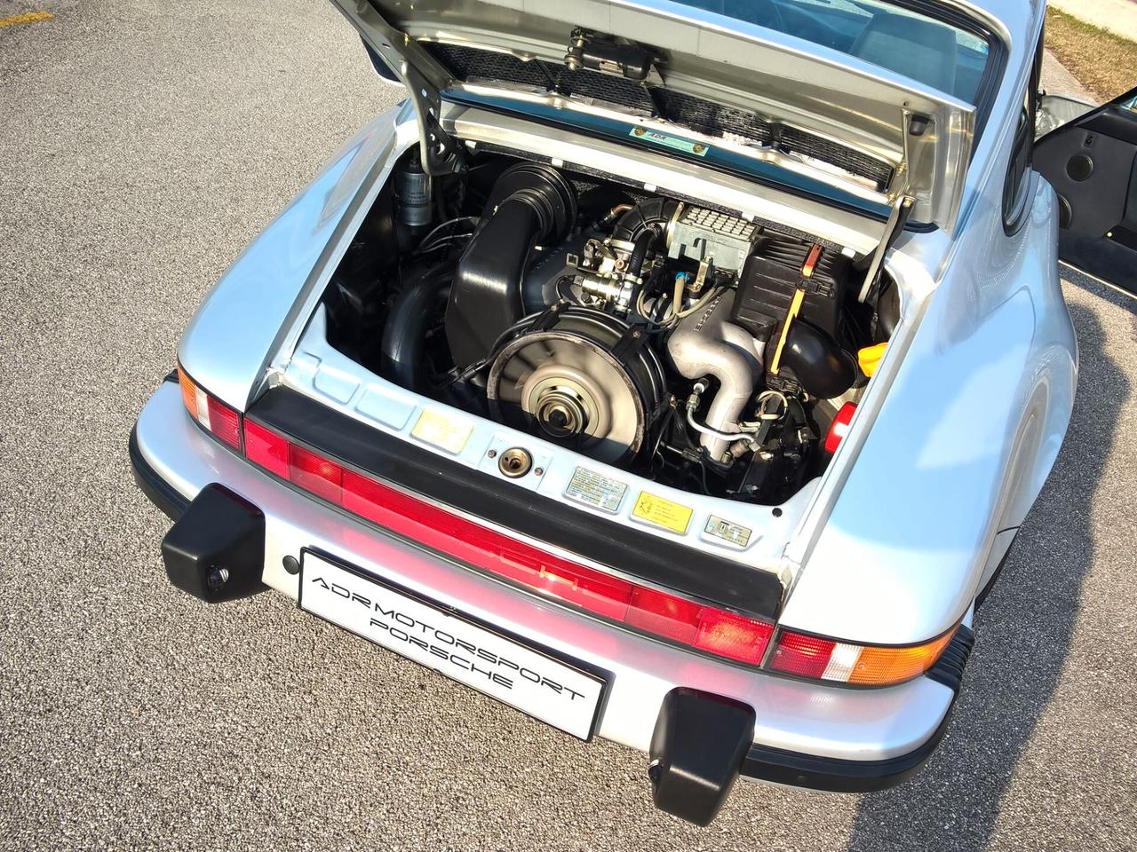 Porsche 911 Carrera 3.2 Coupé G50