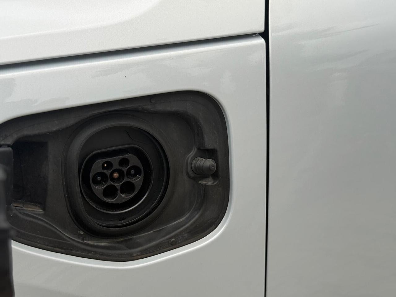 Volvo XC40 Recharge Plug-in Hybrid R-Design 211CV