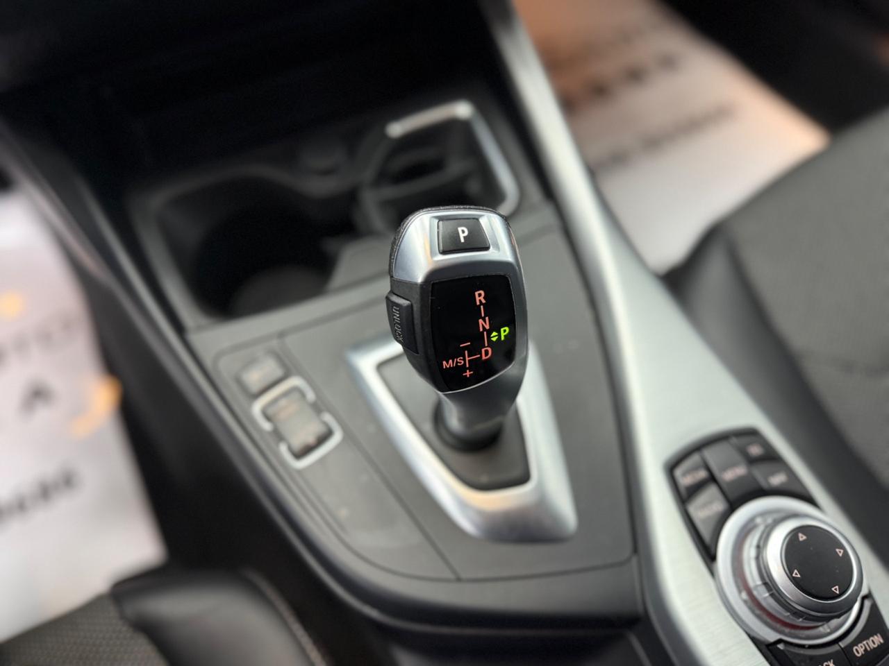 Bmw 118 118d 5p. Urban