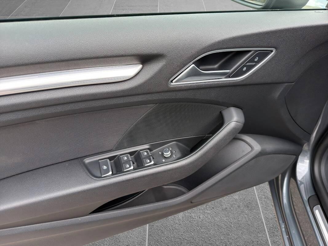 Audi A3 Cabrio 1.6 tdi Sport 116cv