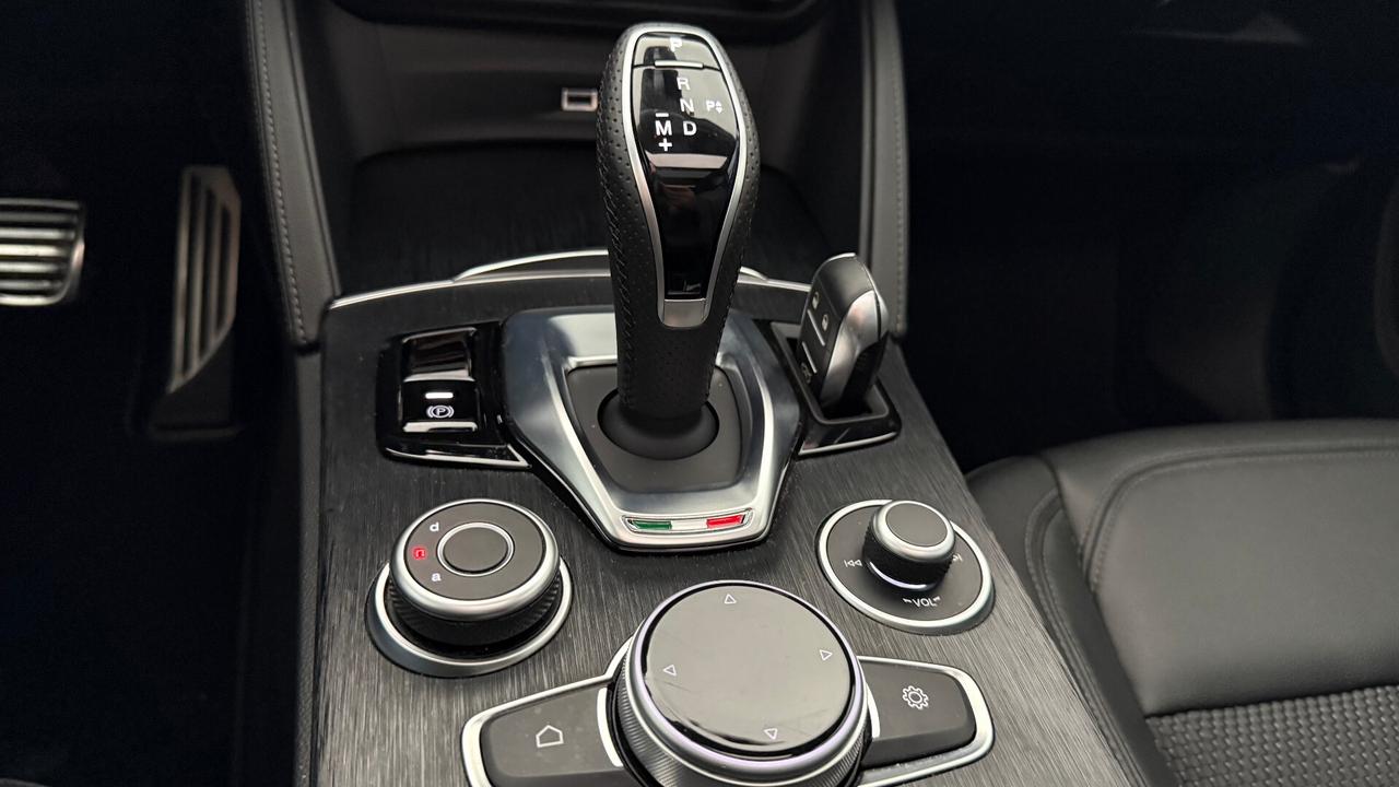 ALFA ROMEO STELVIO Q4 RESTYLING TETTO APRIBILE