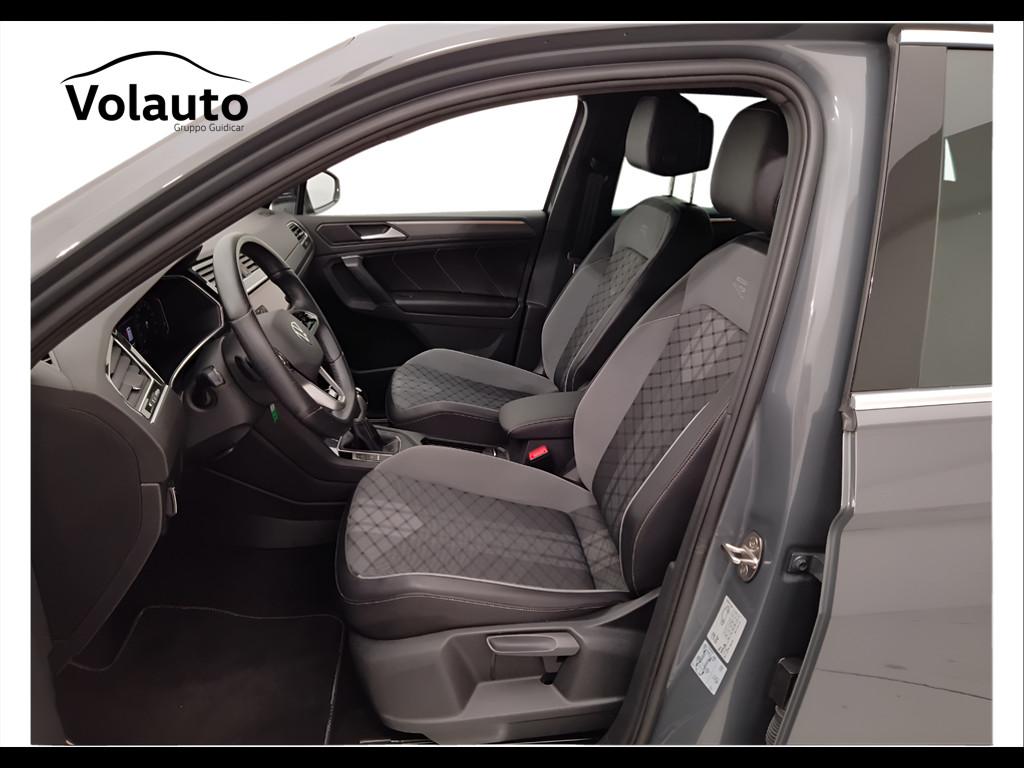 VOLKSWAGEN Tiguan II 2021 - Tiguan 1.5 tsi R-Line 150cv dsg