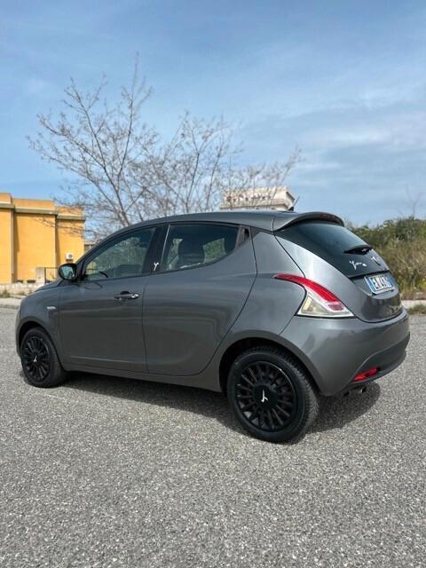 Lancia Ypsilon 1.2 69 CV 5 porte GPL Ecochic Platinum