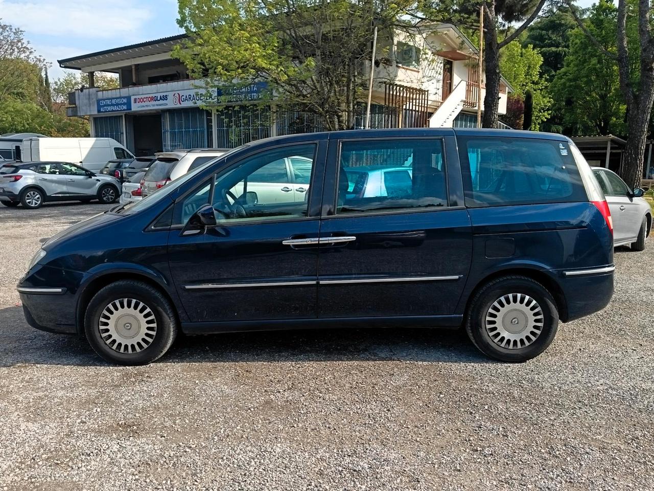 Lancia Phedra 2.2 Jtd 7 posti - Gancio traino Emblema