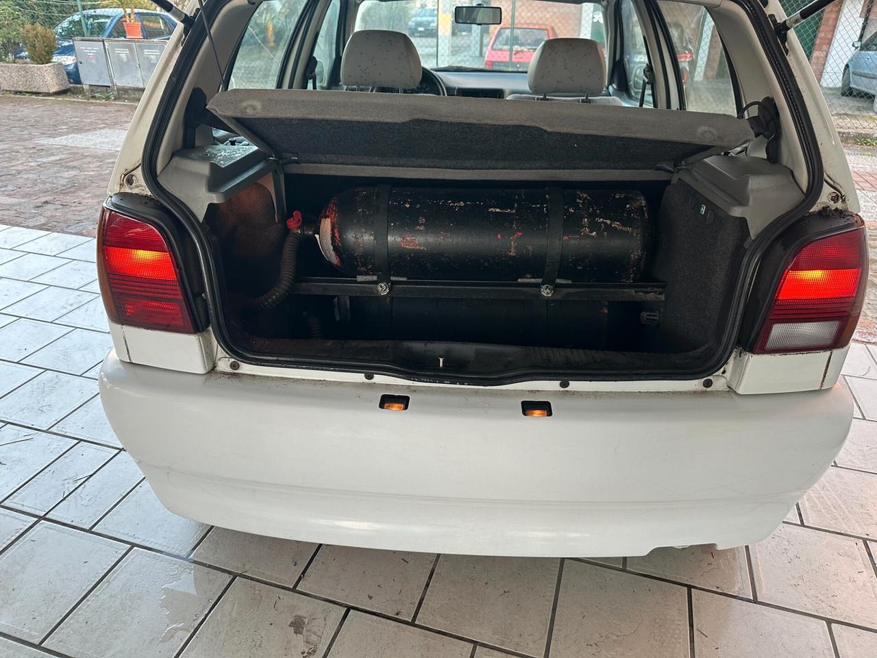 Volkswagen Polo 1.0 METANO (12 RATE)