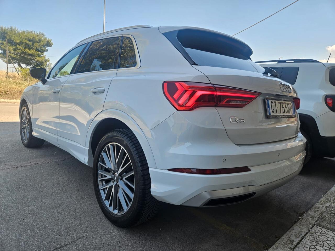 Q3 35 2.0 tdi 150cv Business Advanced s-tronic