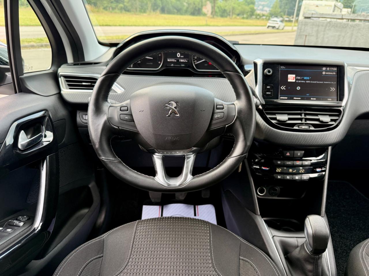 Peugeot 208 BlueHDi 75 5 porte black line 2017