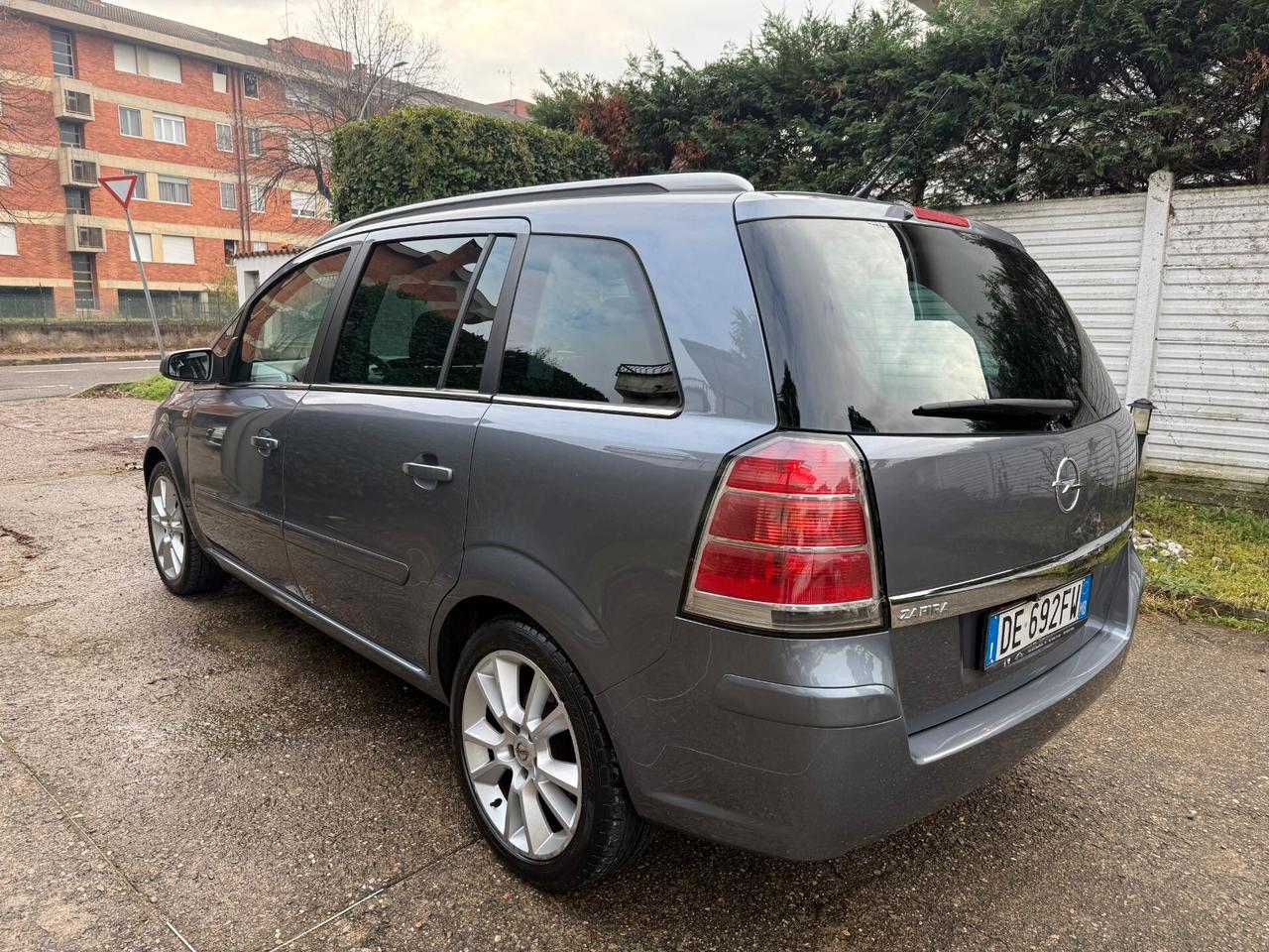 Opel Zafira 1.8 16V VVT Cosmo GPL 7POSTI
