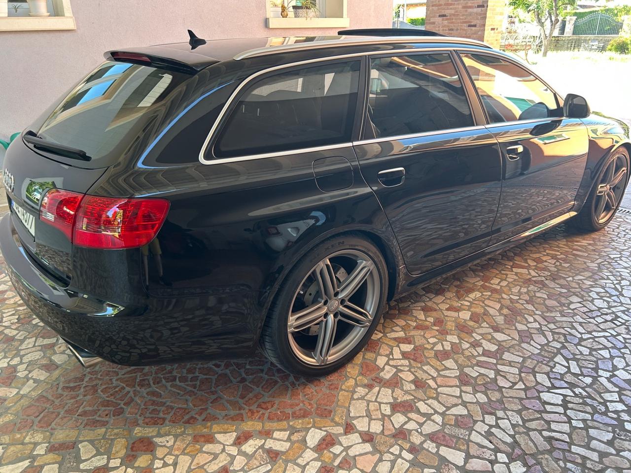 Audi RS6 RS 6 Avant 5.0 V10 quattro tiptronic