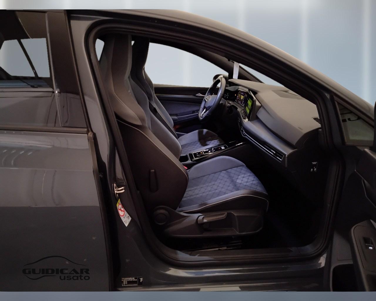 VOLKSWAGEN Golf VIII 2020 - Golf 1.5 etsi evo R-Line 130cv dsg