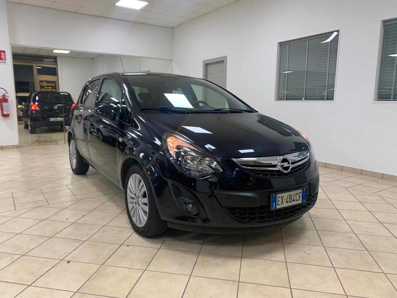 Opel Corsa 1.2 5 porte Sport