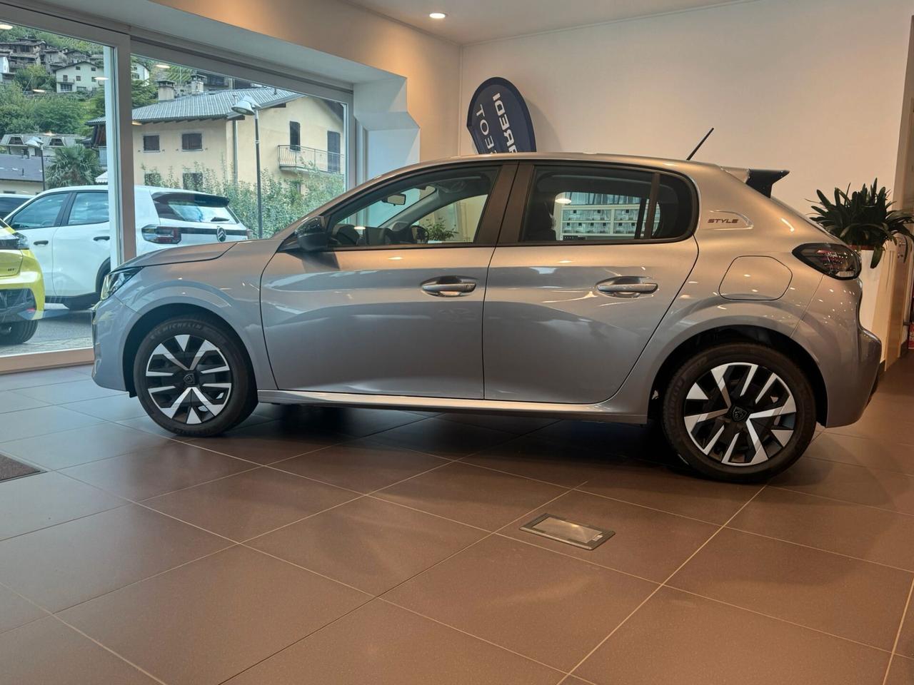 Peugeot 208 Hybrid 110 e-DCS6 Style