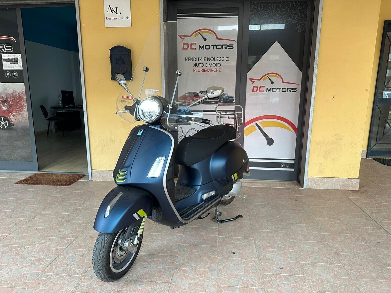 Piaggio Vespa 300 GTS SUPERTECH HPE
